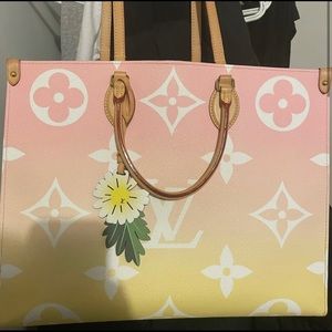 2 authentic Gucci & Louis Vuitton bags with proof of purchase & serial number